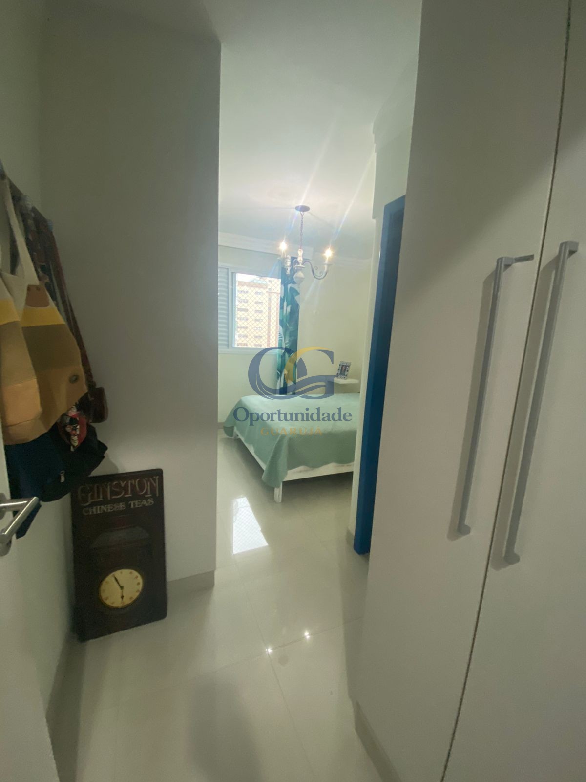 Apartamento na Praia das Pitangueiras, Guarujá - SP