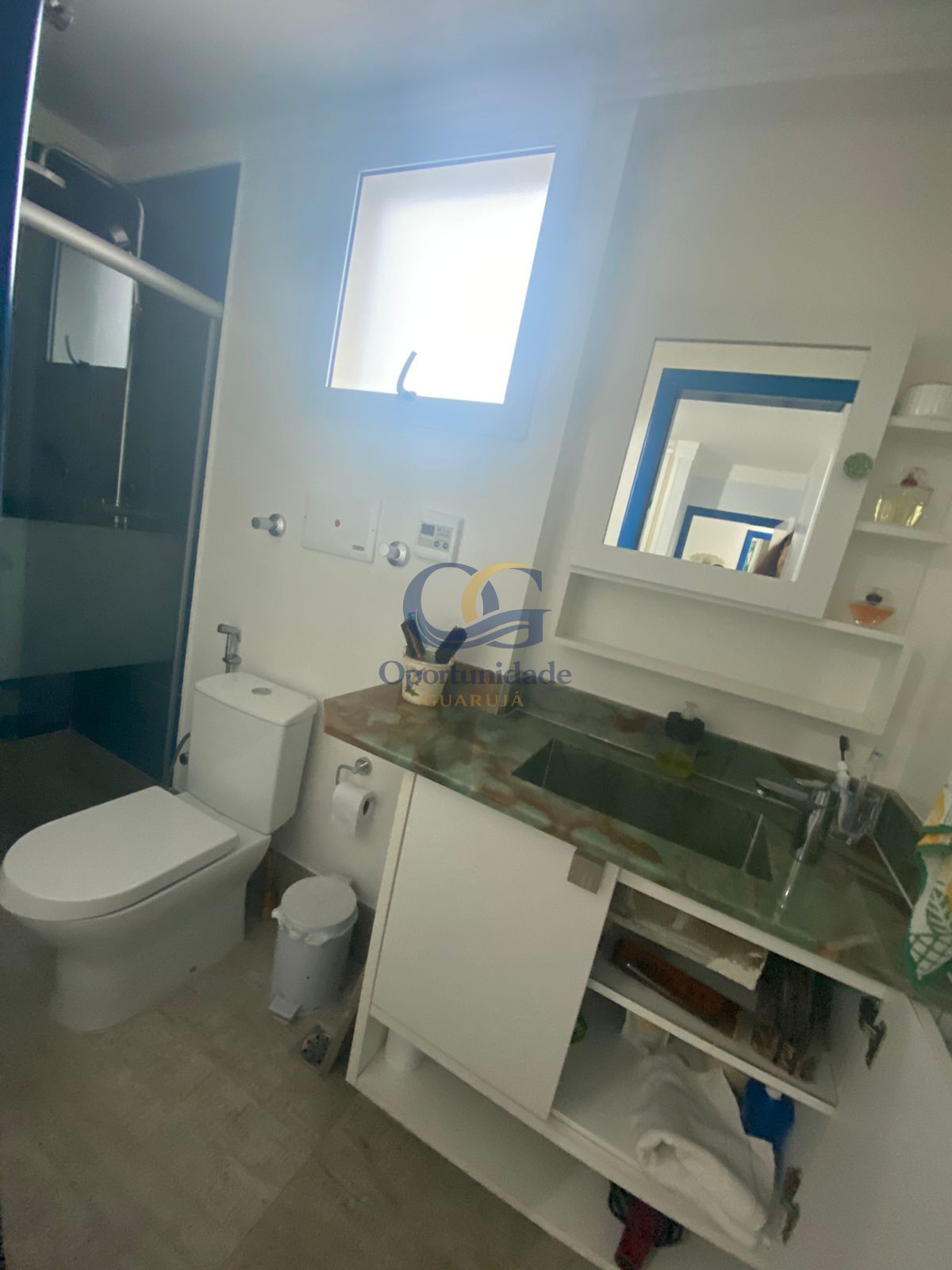 Apartamento na Praia das Pitangueiras, Guarujá - SP
