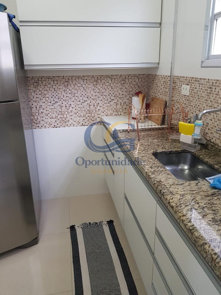 Apartamento na Praia das Pitangueiras, Guarujá - SP