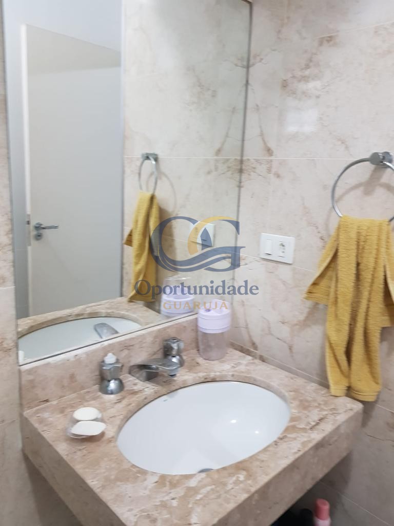 Apartamento na Praia das Pitangueiras, Guarujá - SP
