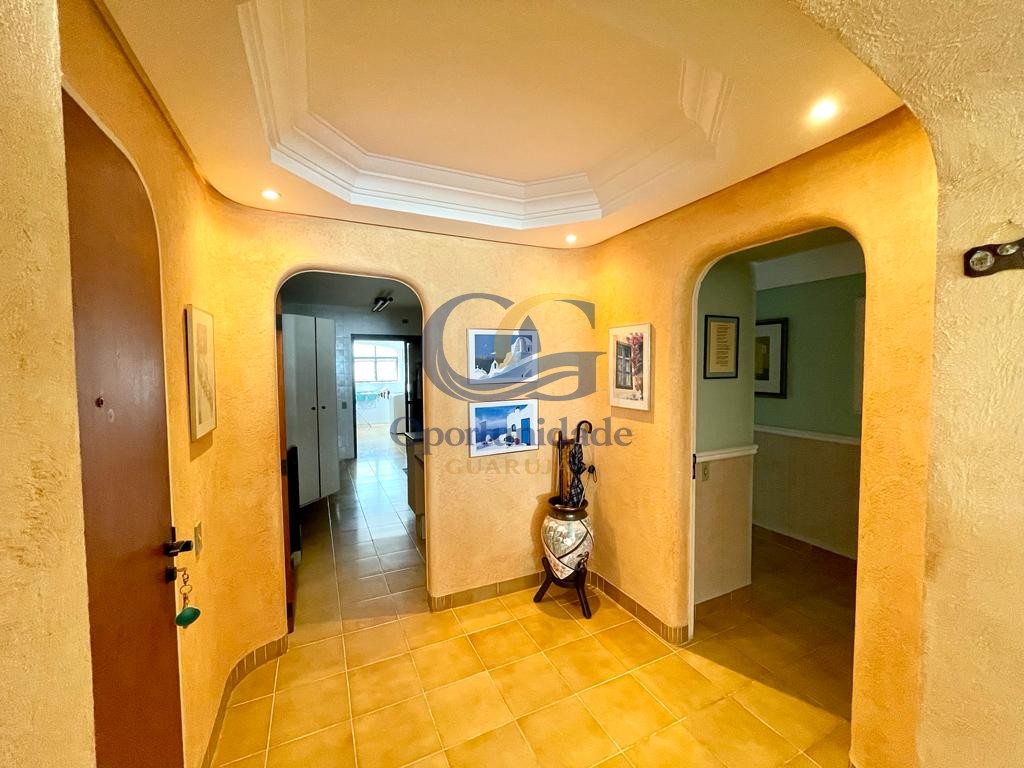 Apartamento na Praia das Pitangueiras, Guarujá - SP