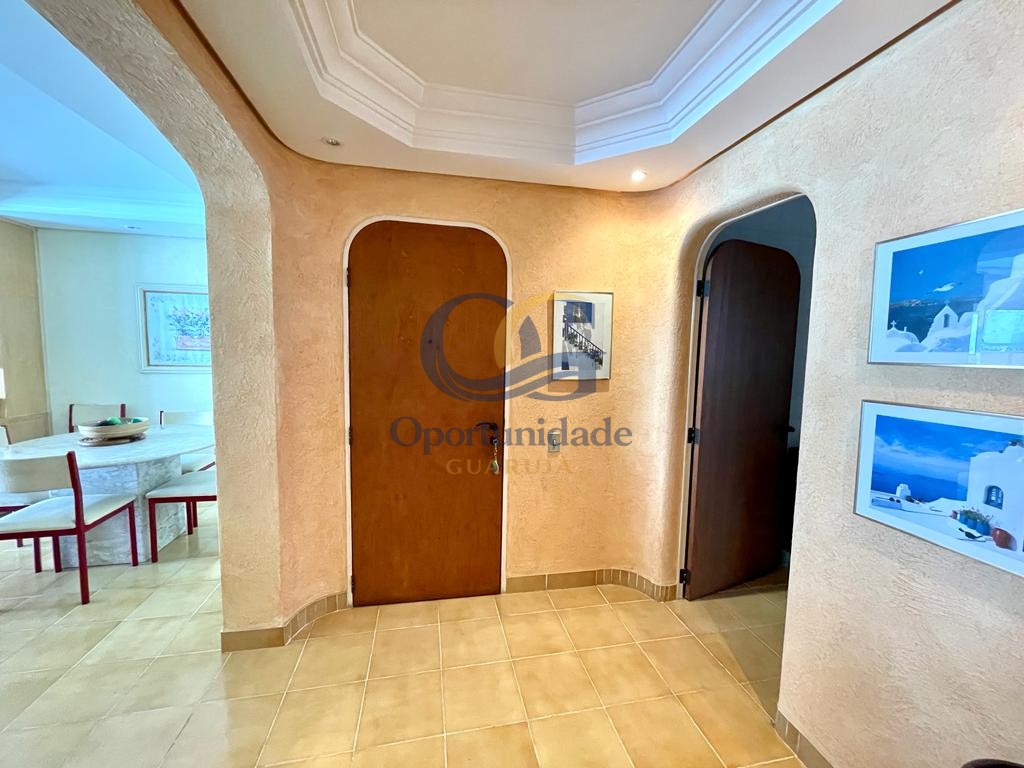 Apartamento na Praia das Pitangueiras, Guarujá - SP