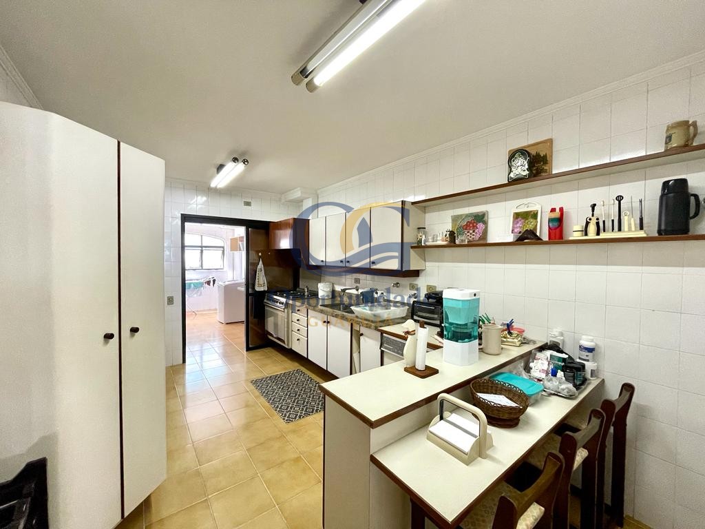 Apartamento na Praia das Pitangueiras, Guarujá - SP
