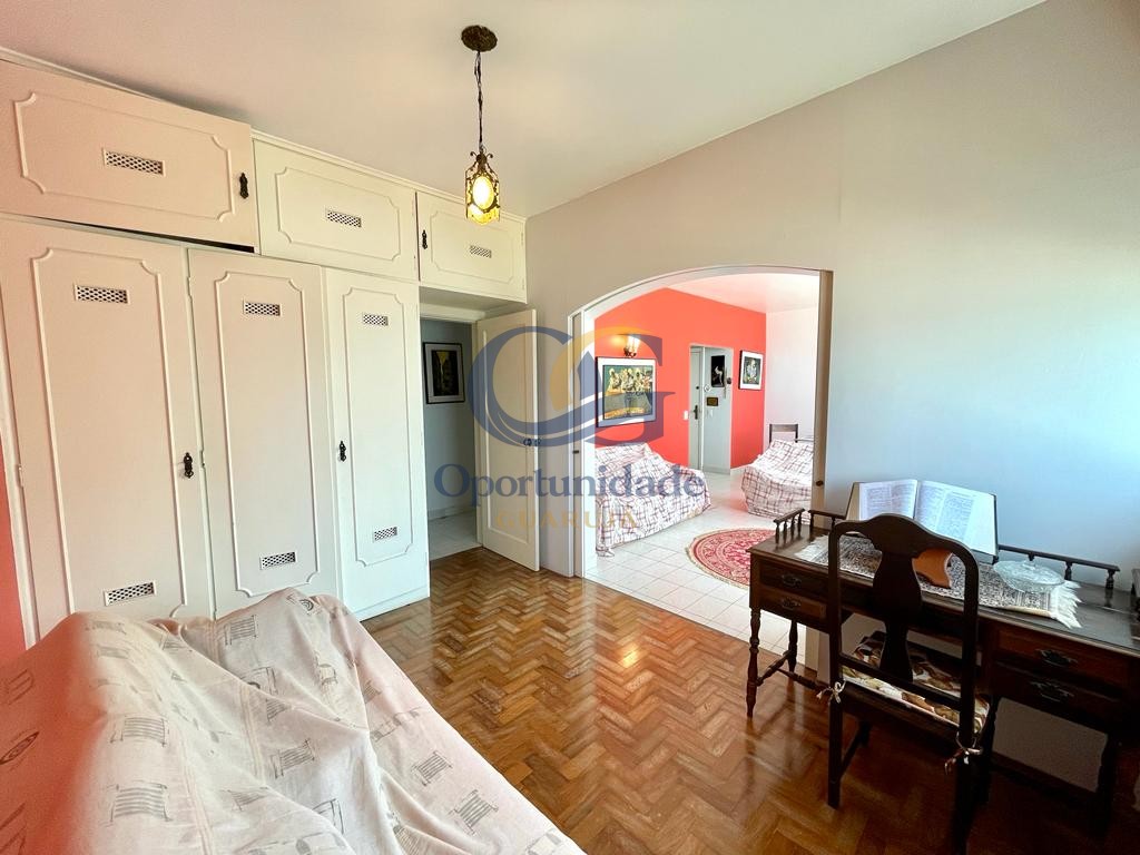 Apartamento na Praia das Pitangueiras, Guarujá - SP