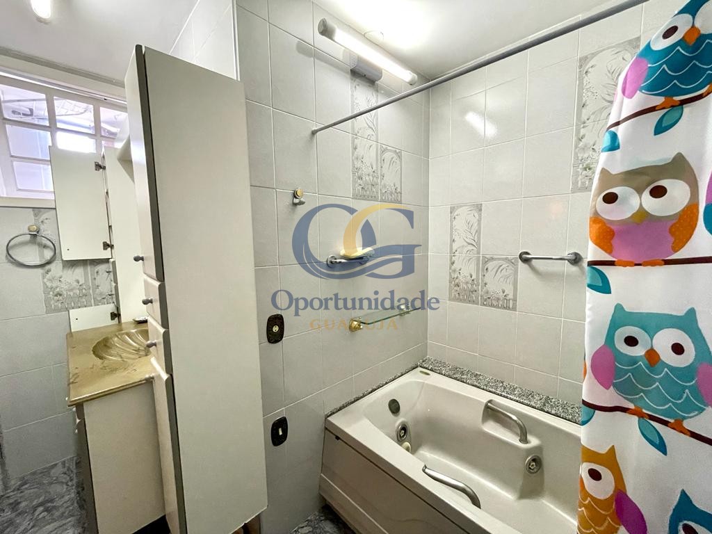Apartamento na Praia das Pitangueiras, Guarujá - SP