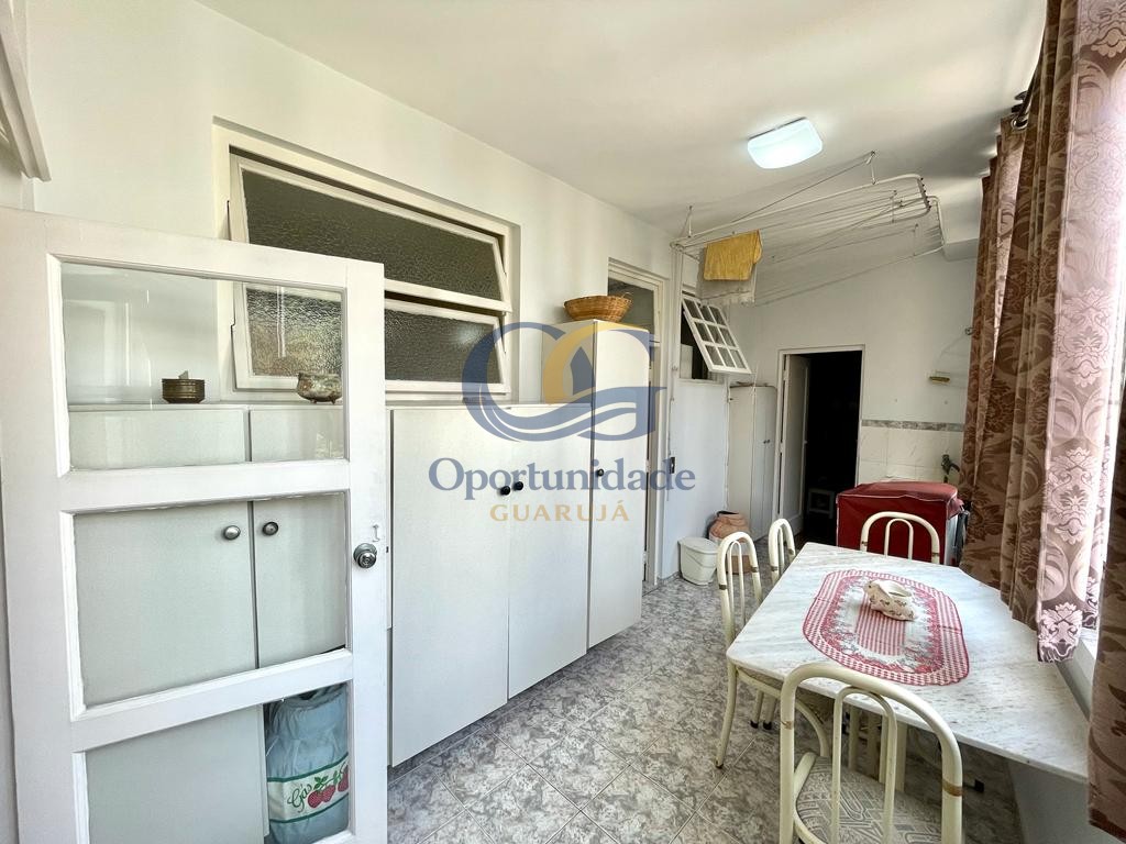 Apartamento na Praia das Pitangueiras, Guarujá - SP