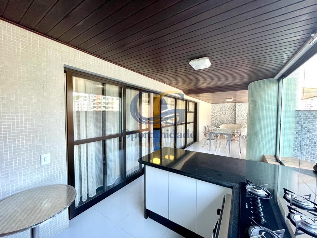 Apartamento na Praia das Pitangueiras, Guarujá - SP