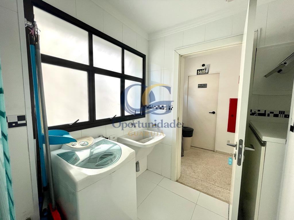 Apartamento na Praia das Pitangueiras, Guarujá - SP