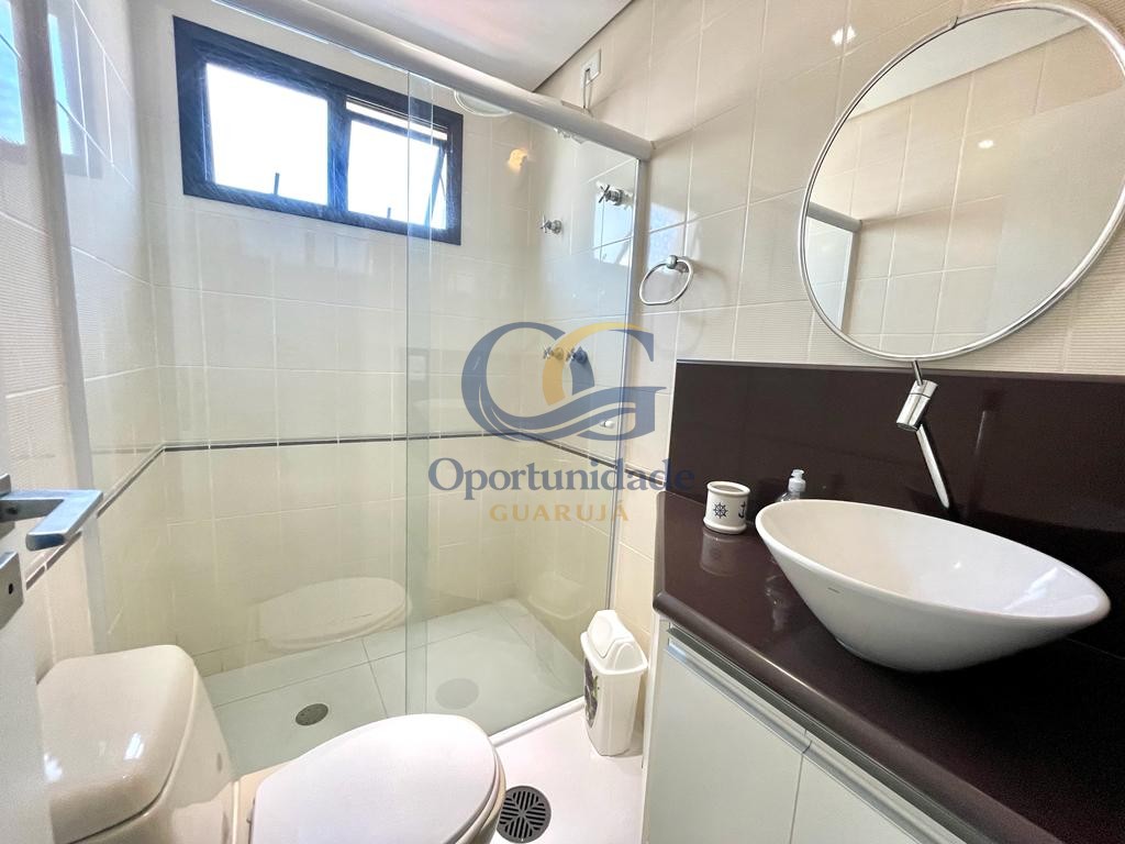 Apartamento na Praia das Pitangueiras, Guarujá - SP