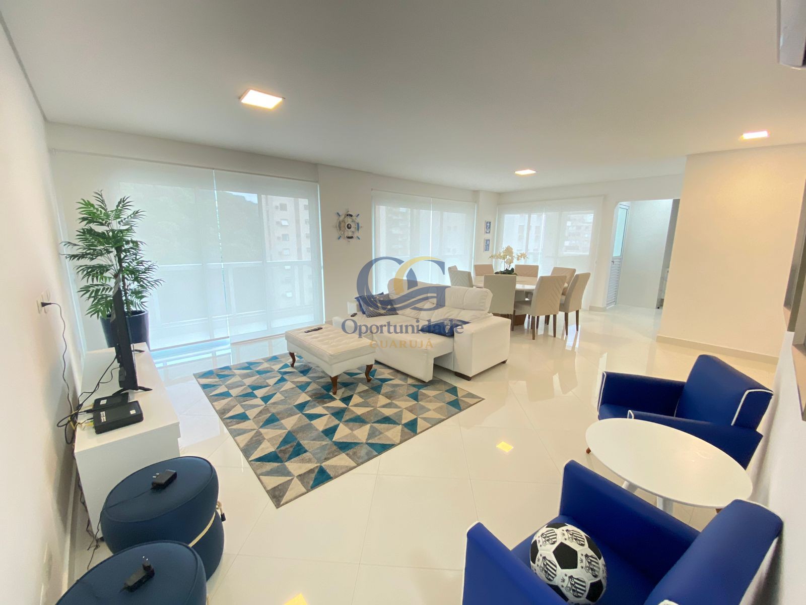 Apartamento na Praia das Pitangueiras, Guarujá - SP