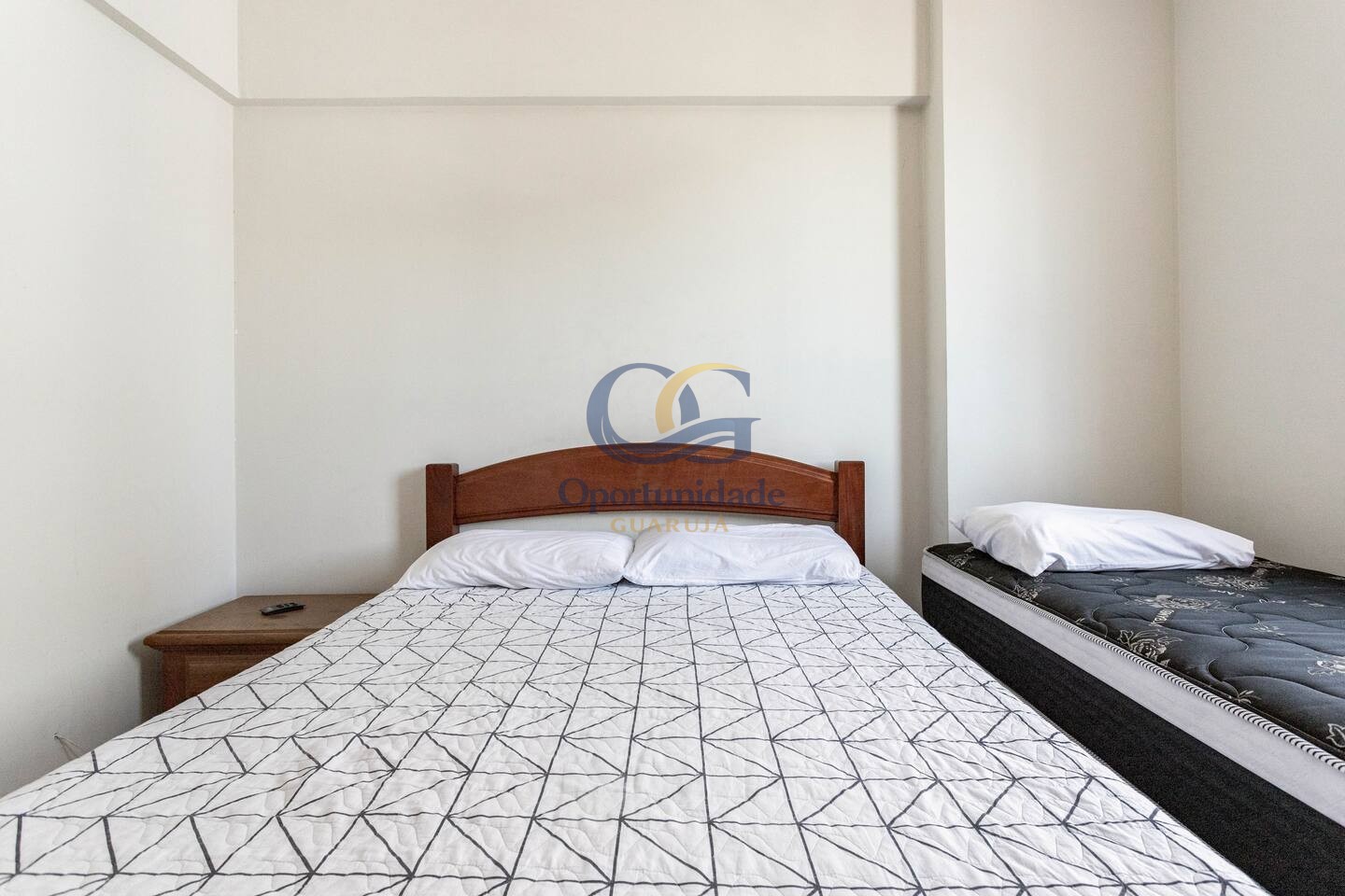 Apartamento na Praia das Pitangueiras, Guarujá - SP
