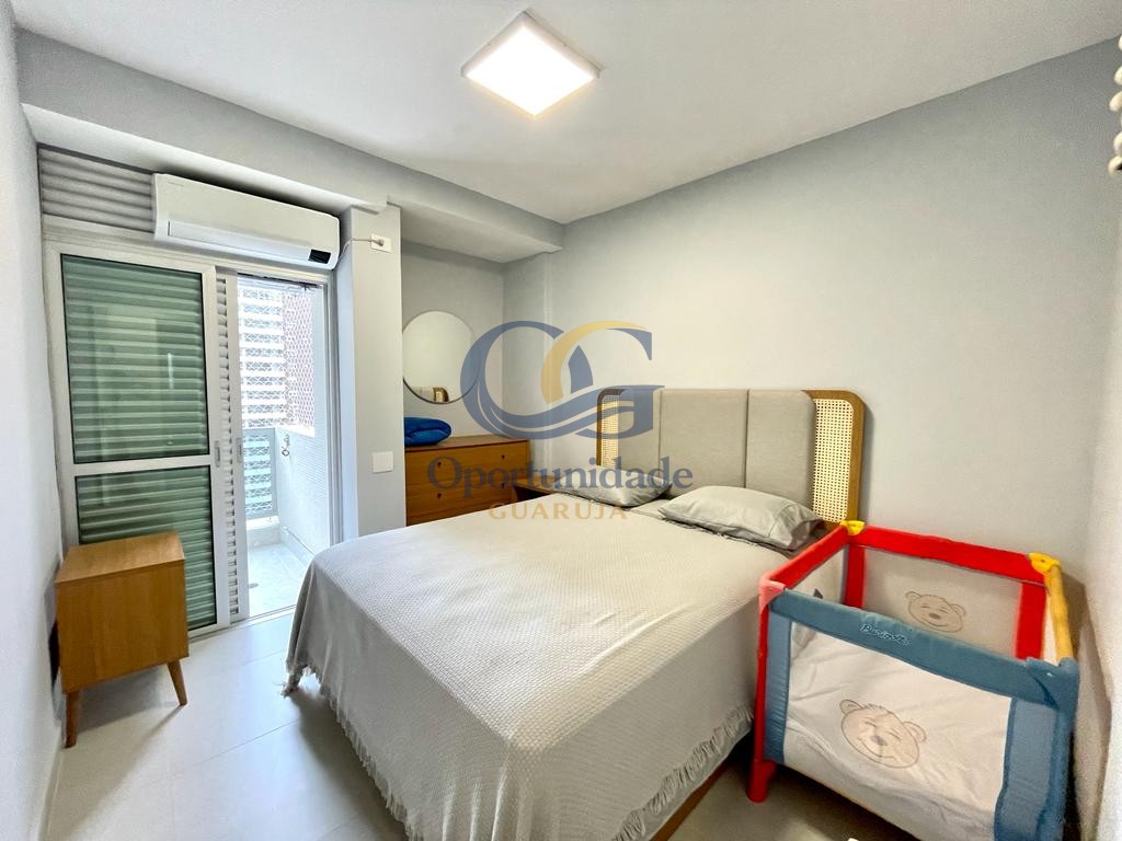 Apartamento na Praia das Pitangueiras, Guarujá - SP