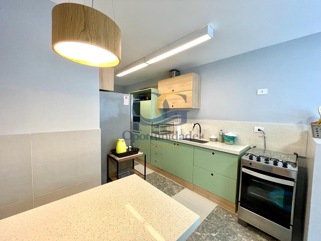 Apartamento na Praia das Pitangueiras, Guarujá - SP