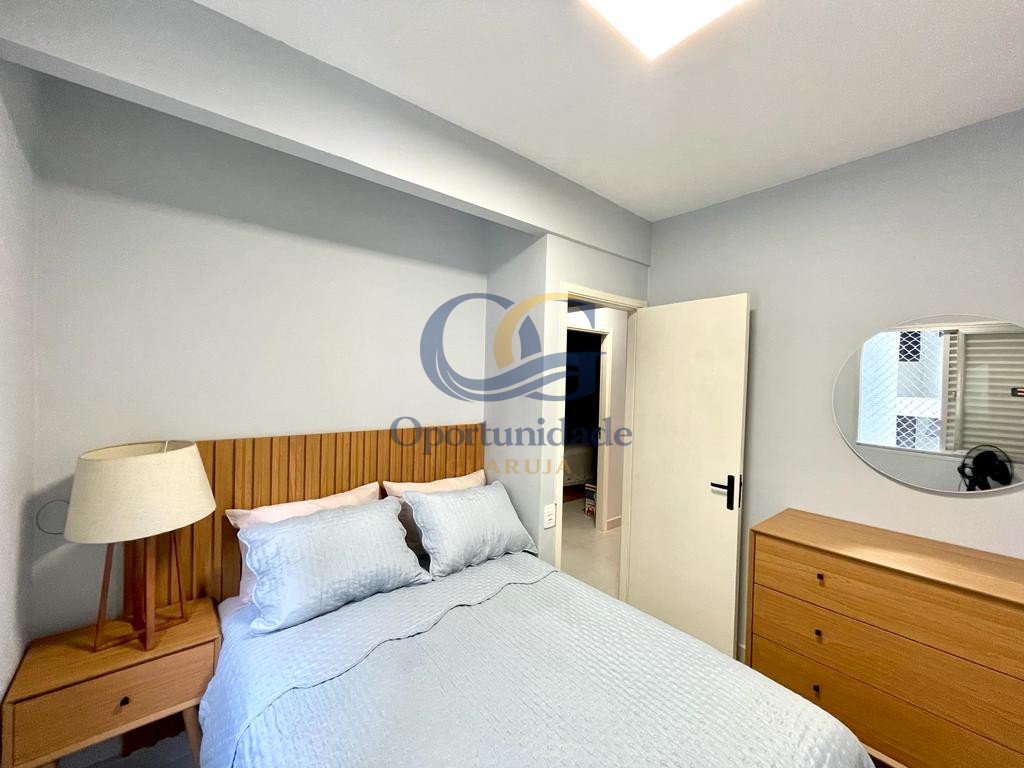 Apartamento na Praia das Pitangueiras, Guarujá - SP