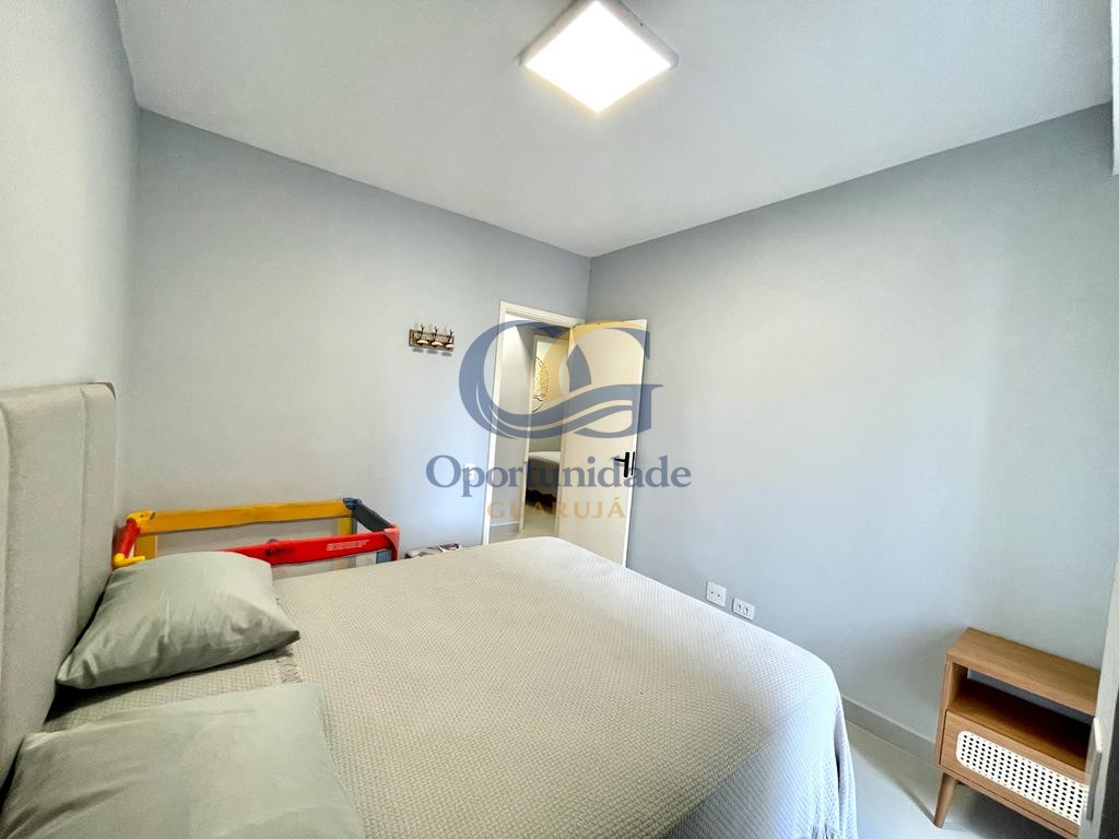 Apartamento na Praia das Pitangueiras, Guarujá - SP