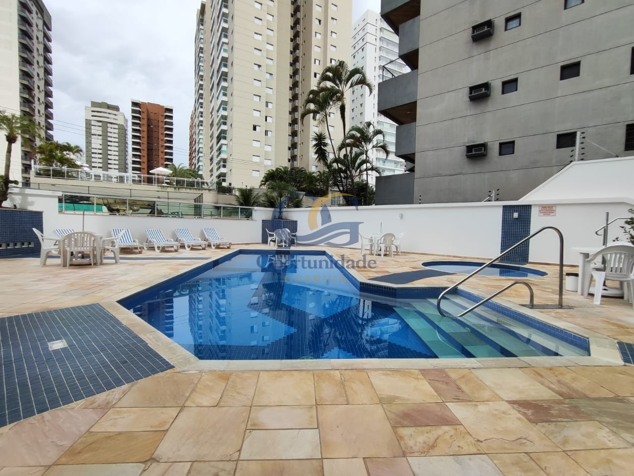 Cobertura na Praia das Astúrias, Guarujá - SP
