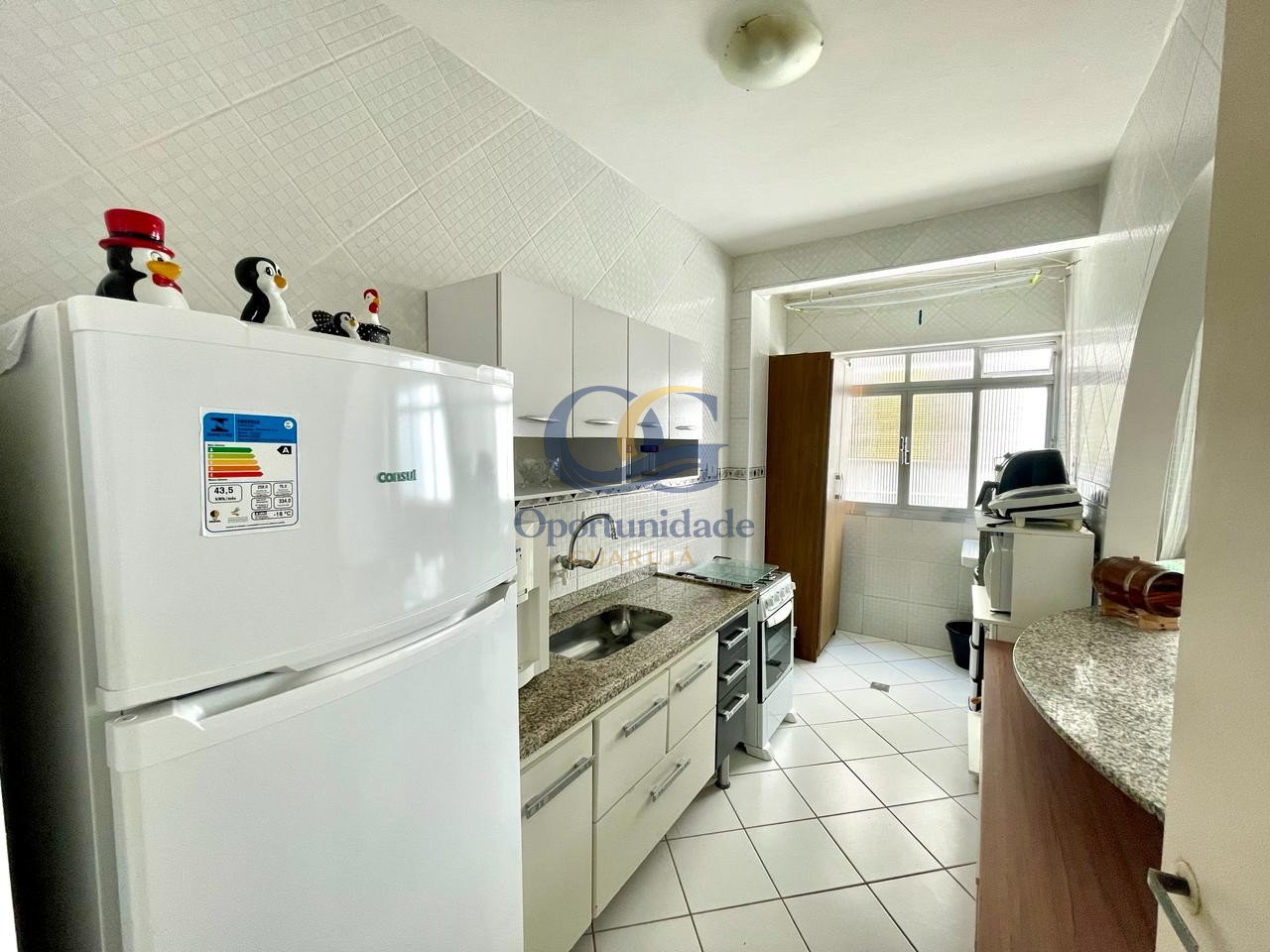Apartamento na Praia das Pitangueiras, Guarujá - SP