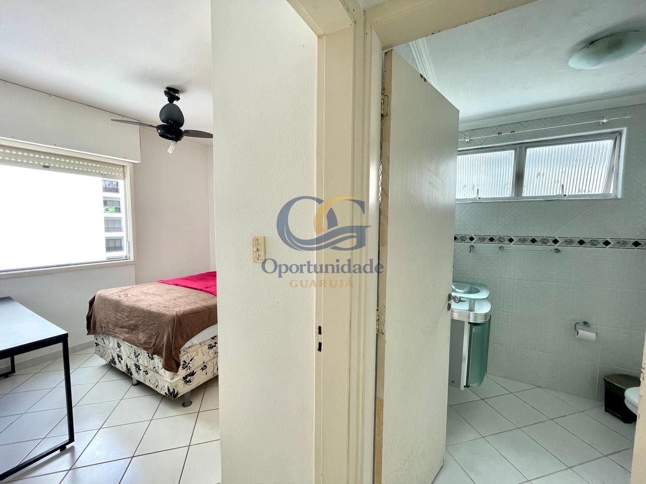 Apartamento na Praia das Pitangueiras, Guarujá - SP