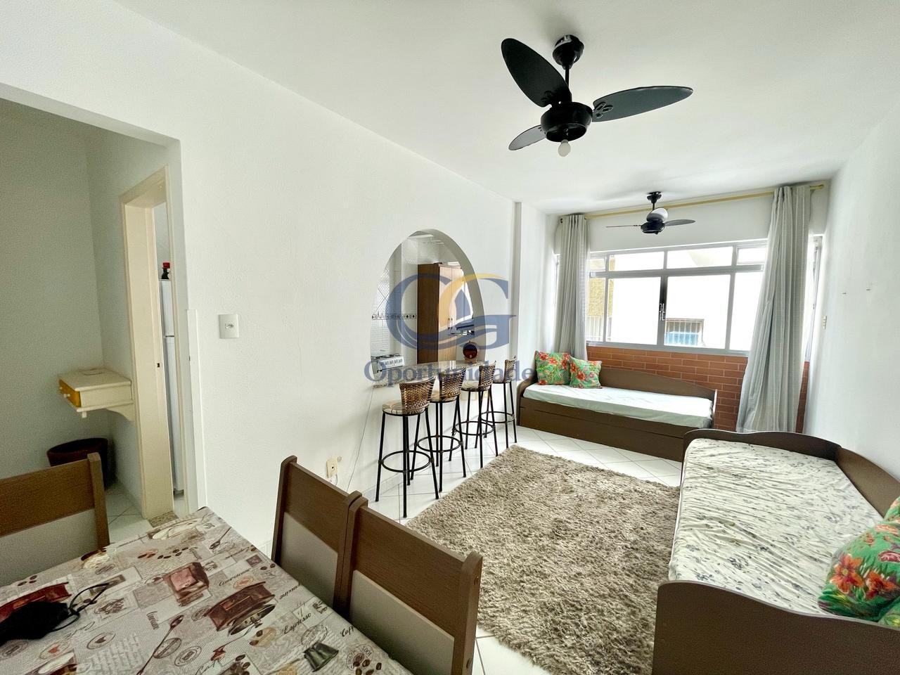 Apartamento na Praia das Pitangueiras, Guarujá - SP