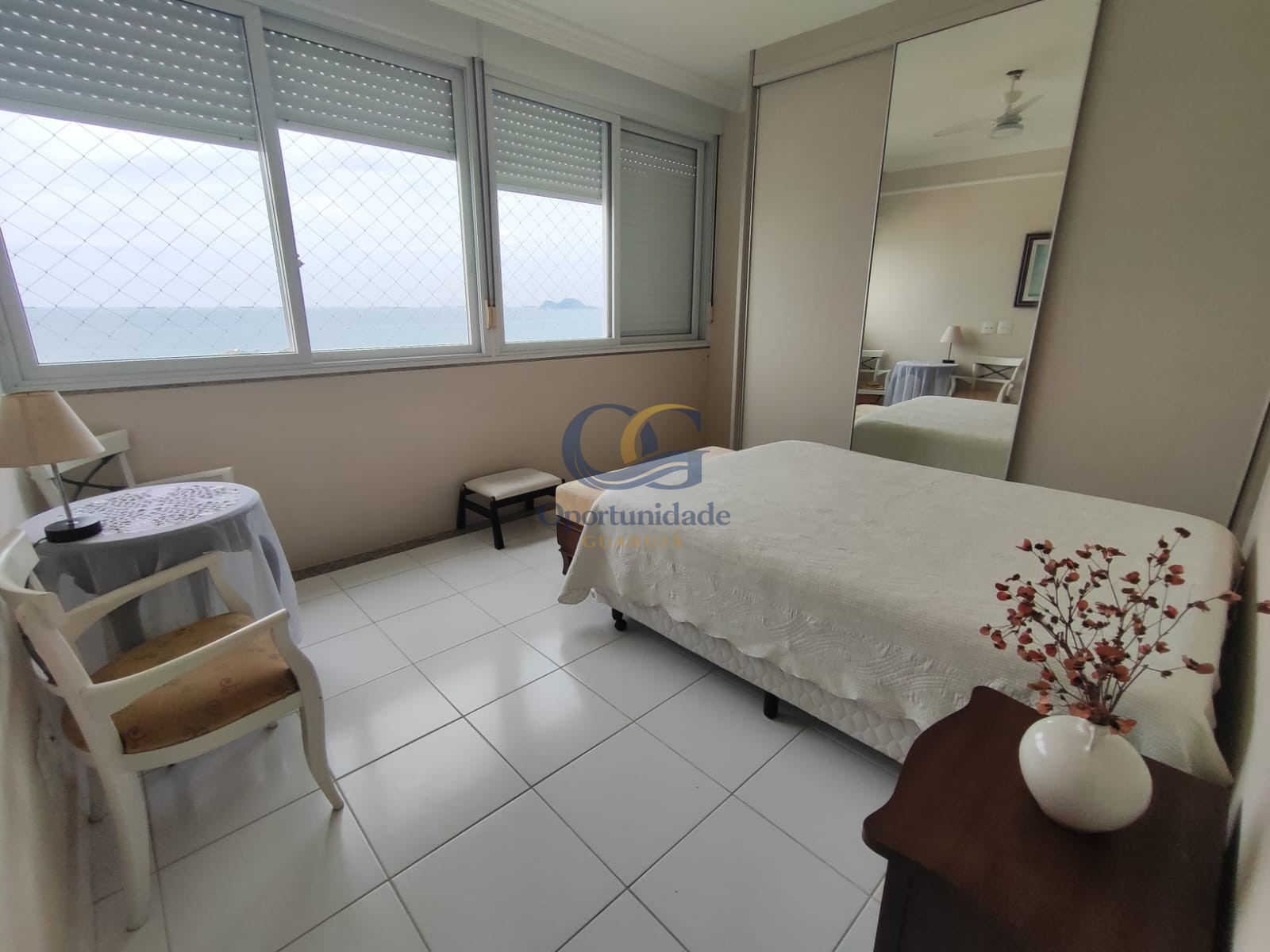 Apartamento Frente ao Mar nas Pitangueiras, Guarujá - SP