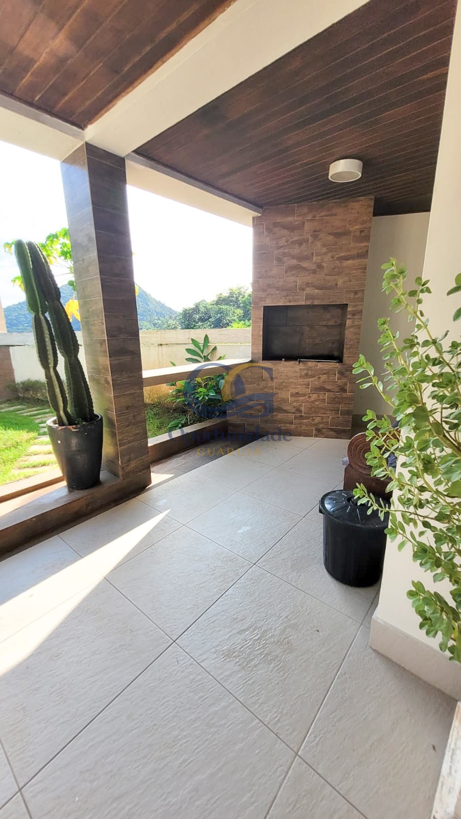 Casa em alvenaria GUARUJÁ - SP
