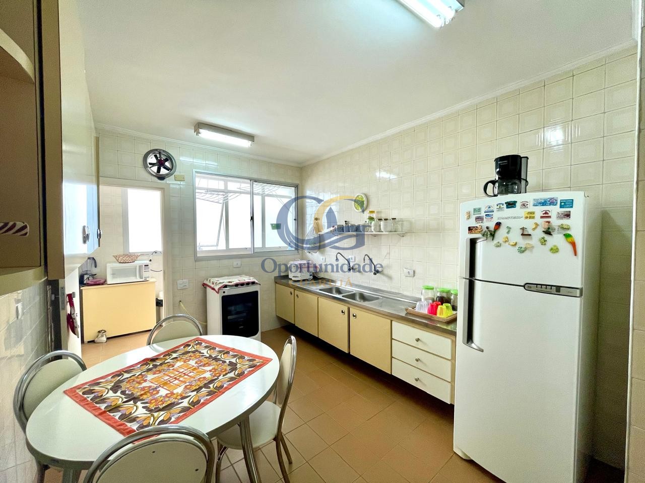 Apartamento na Praia das Pitangueiras, Guarujá - SP