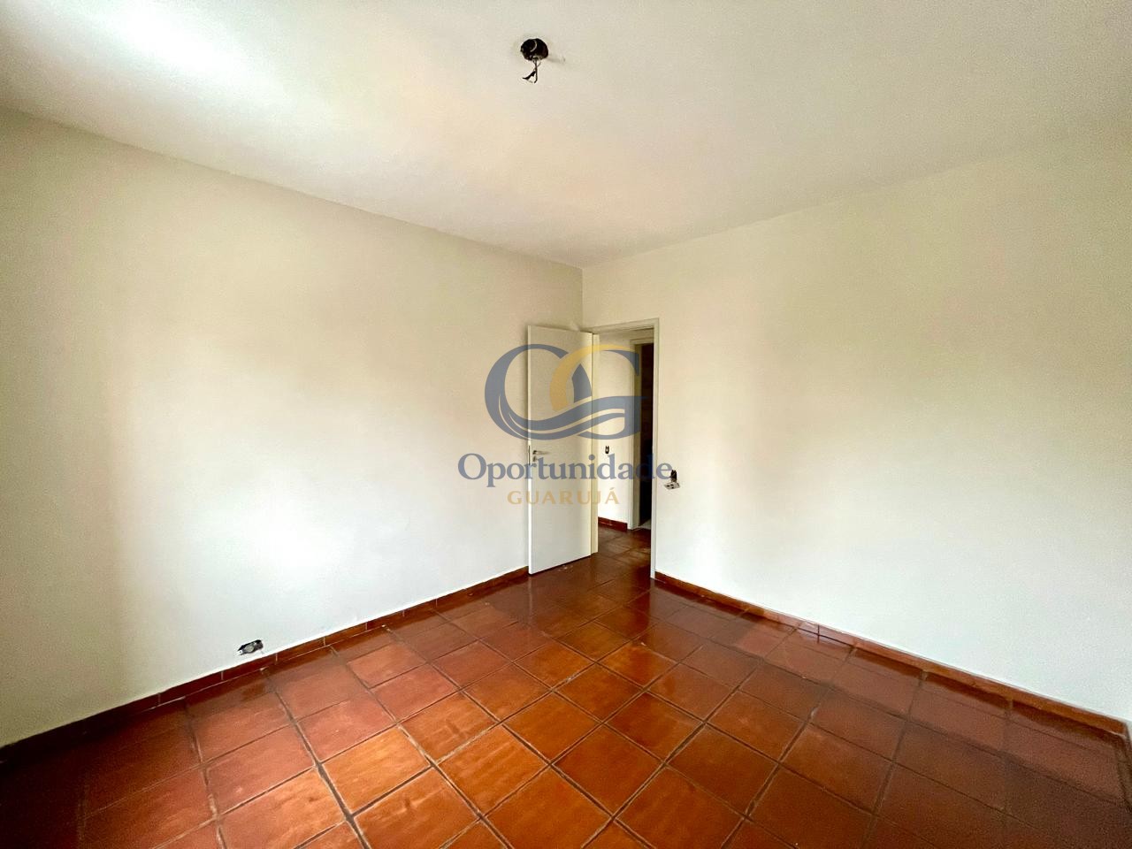 Apartamento na Praia da Enseada, Guarujá - SP
