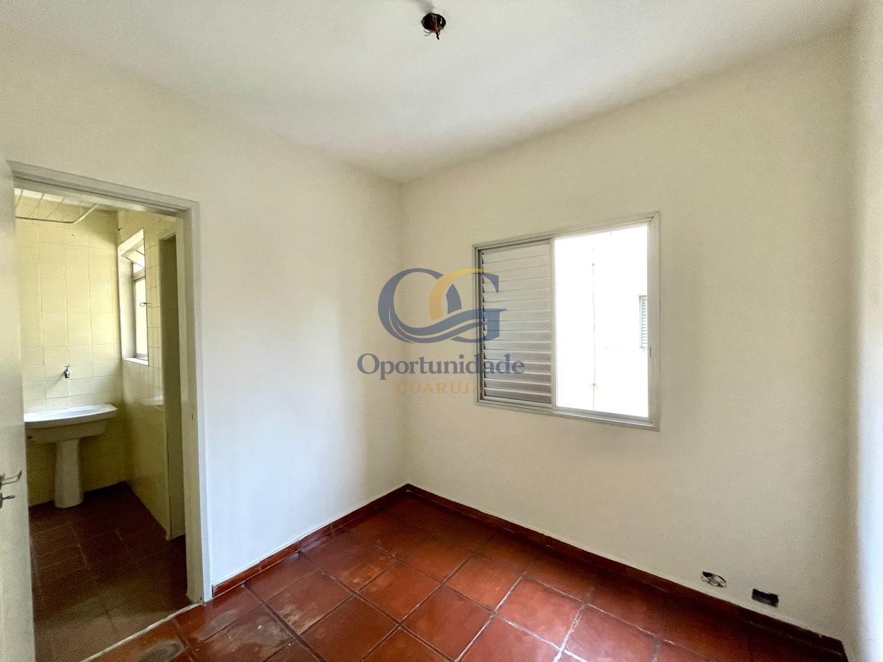 Apartamento na Praia da Enseada, Guarujá - SP