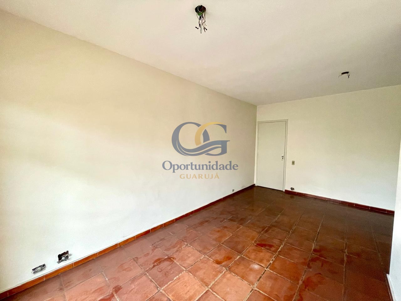 Apartamento na Praia da Enseada, Guarujá - SP