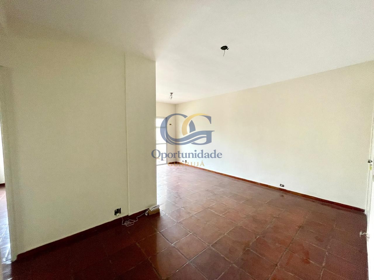 Apartamento na Praia da Enseada, Guarujá - SP