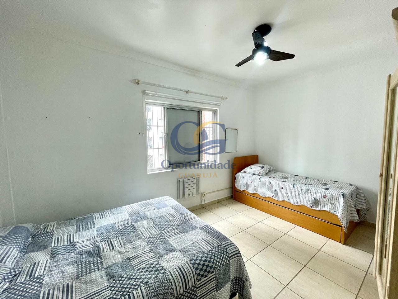 Apartamento na Praia das Pitangueiras, Guarujá - SP