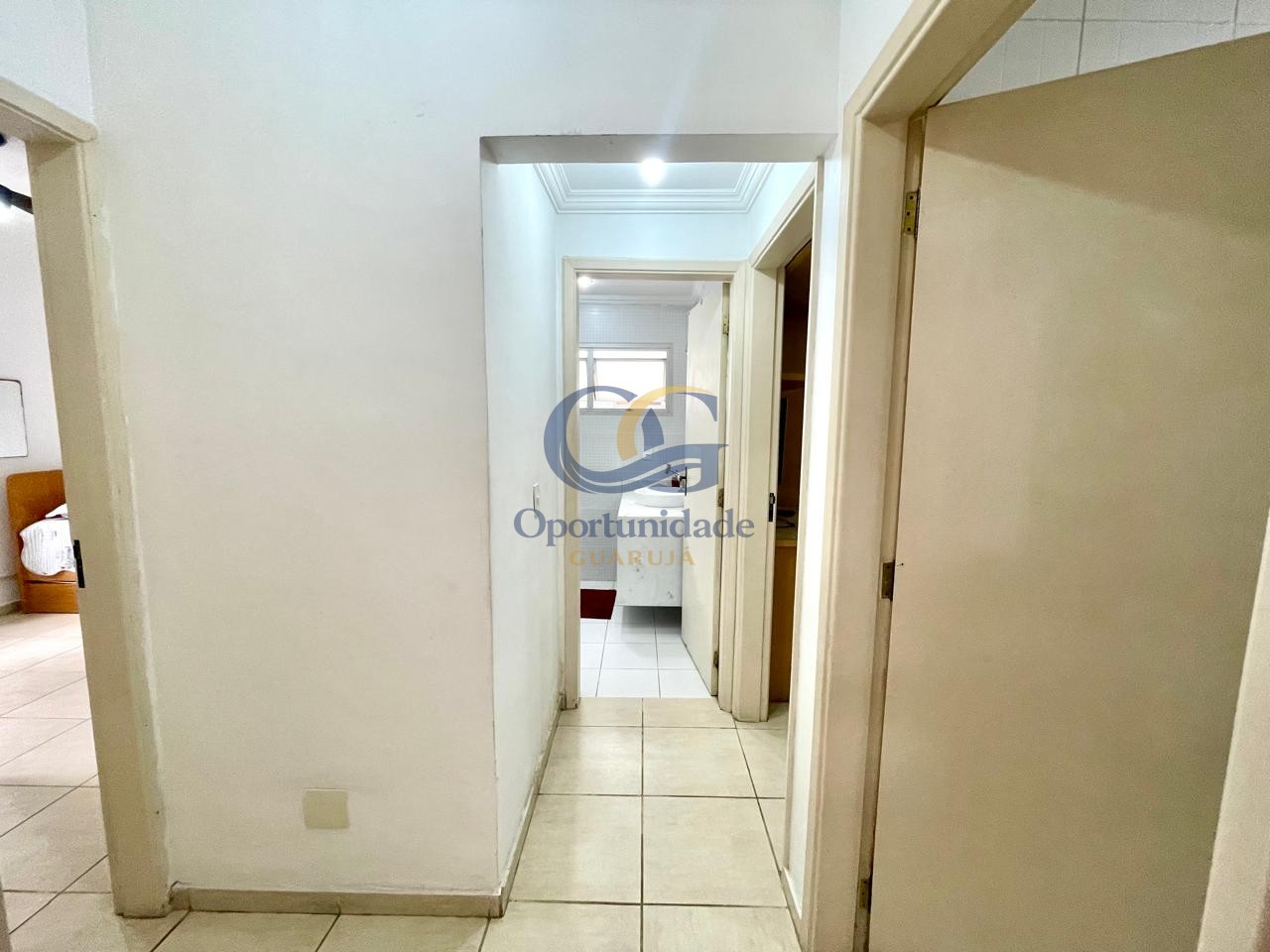 Apartamento na Praia das Pitangueiras, Guarujá - SP