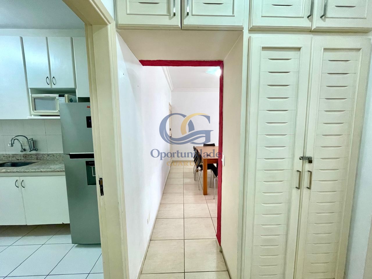 Apartamento na Praia das Pitangueiras, Guarujá - SP