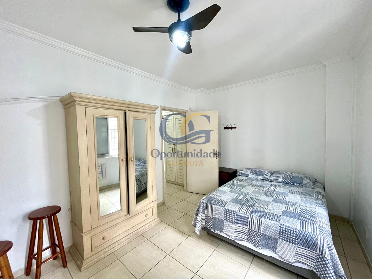 Apartamento na Praia das Pitangueiras, Guarujá - SP