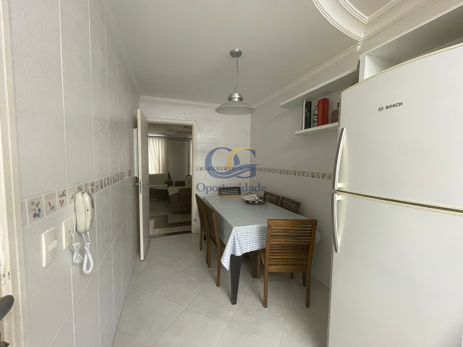 Apartamento na Praia das Pitangueiras, Guarujá - SP