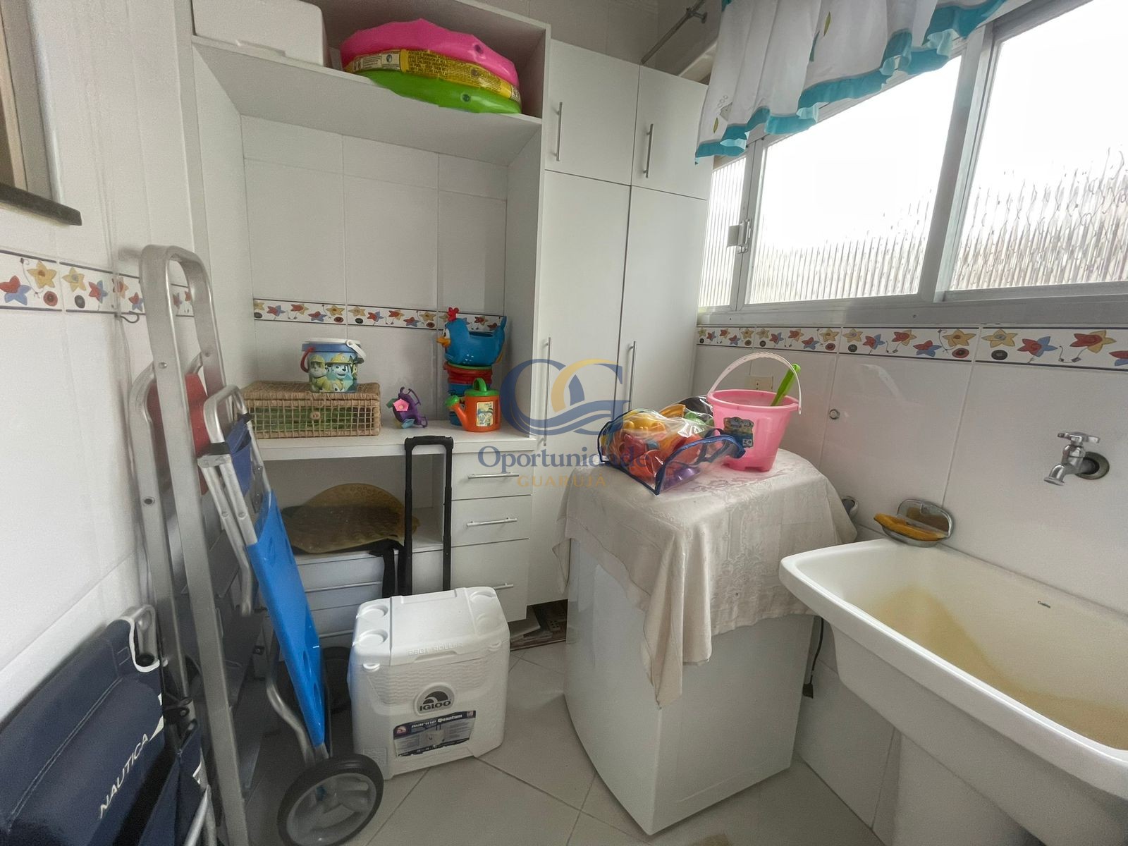 Apartamento na Praia das Pitangueiras, Guarujá - SP