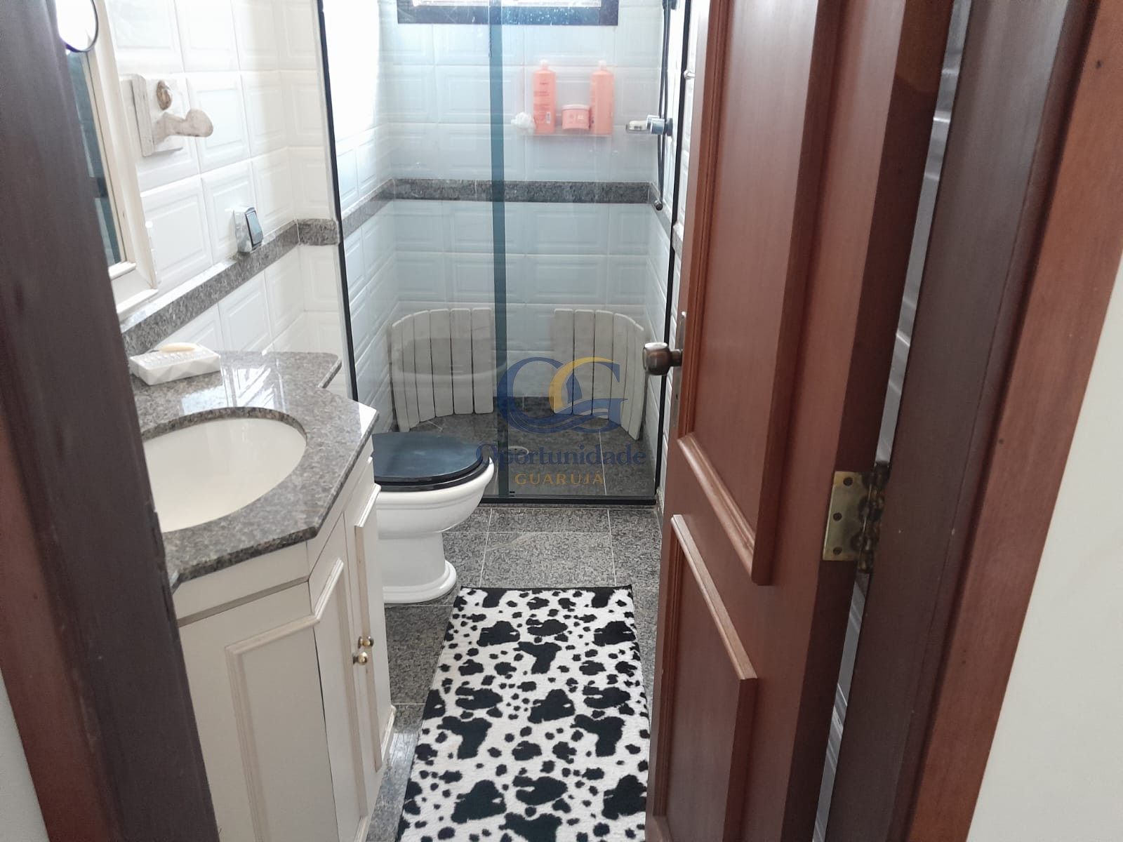 Apartamento na Praia da Enseada, Guarujá - SP