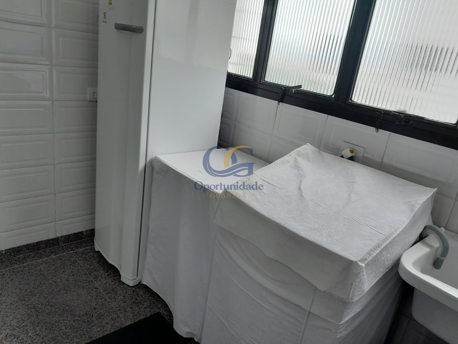 Apartamento na Praia da Enseada, Guarujá - SP
