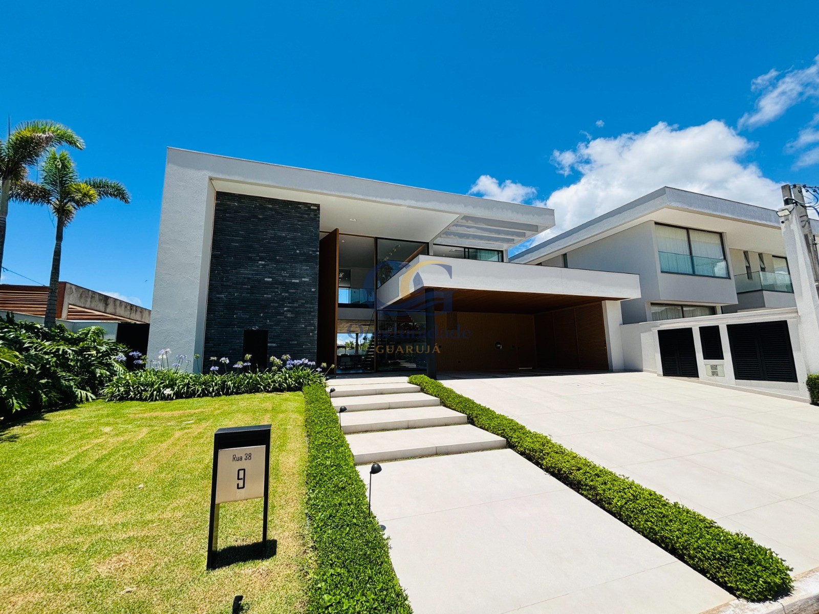 Casa em alvenaria GUARUJÁ - SP