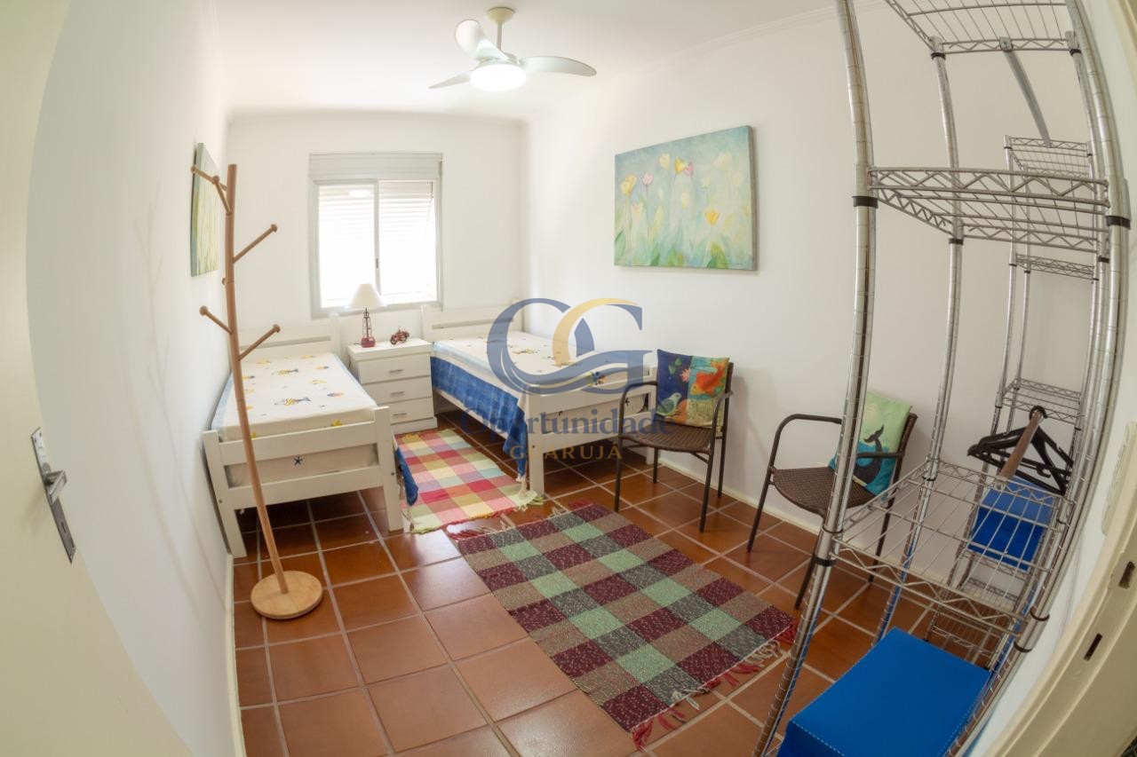 Apartamento na Praia da Enseada, Guarujá - SP