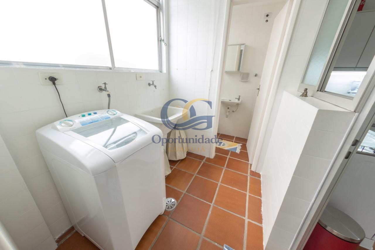 Apartamento na Praia da Enseada, Guarujá - SP