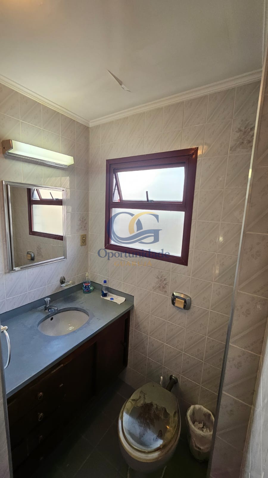 Apartamento na Praia das Astúrias, Guarujá - SP