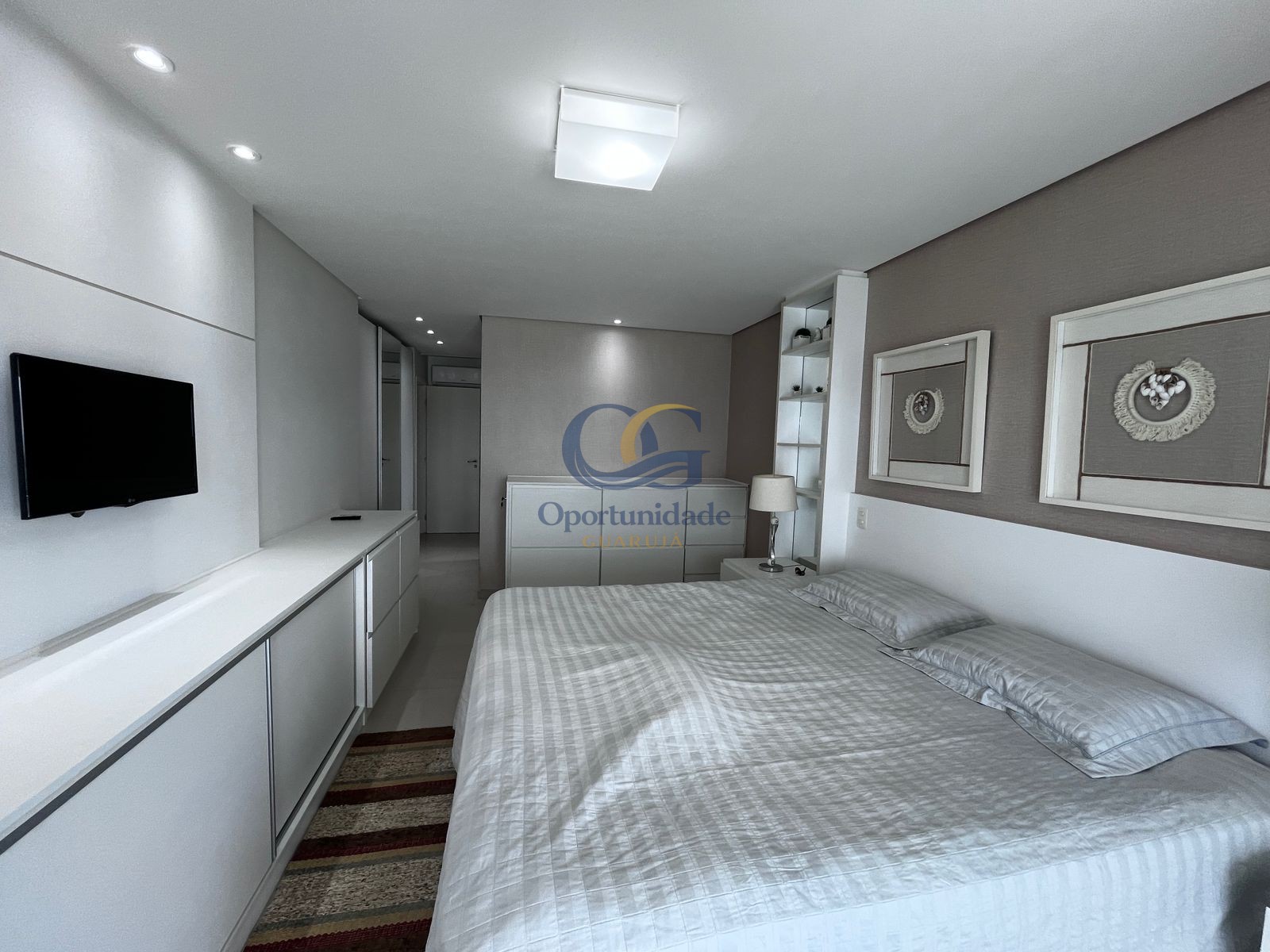 Apartamento Frente ao Mar, Praia da Enseada - GUARUJÁ - SP