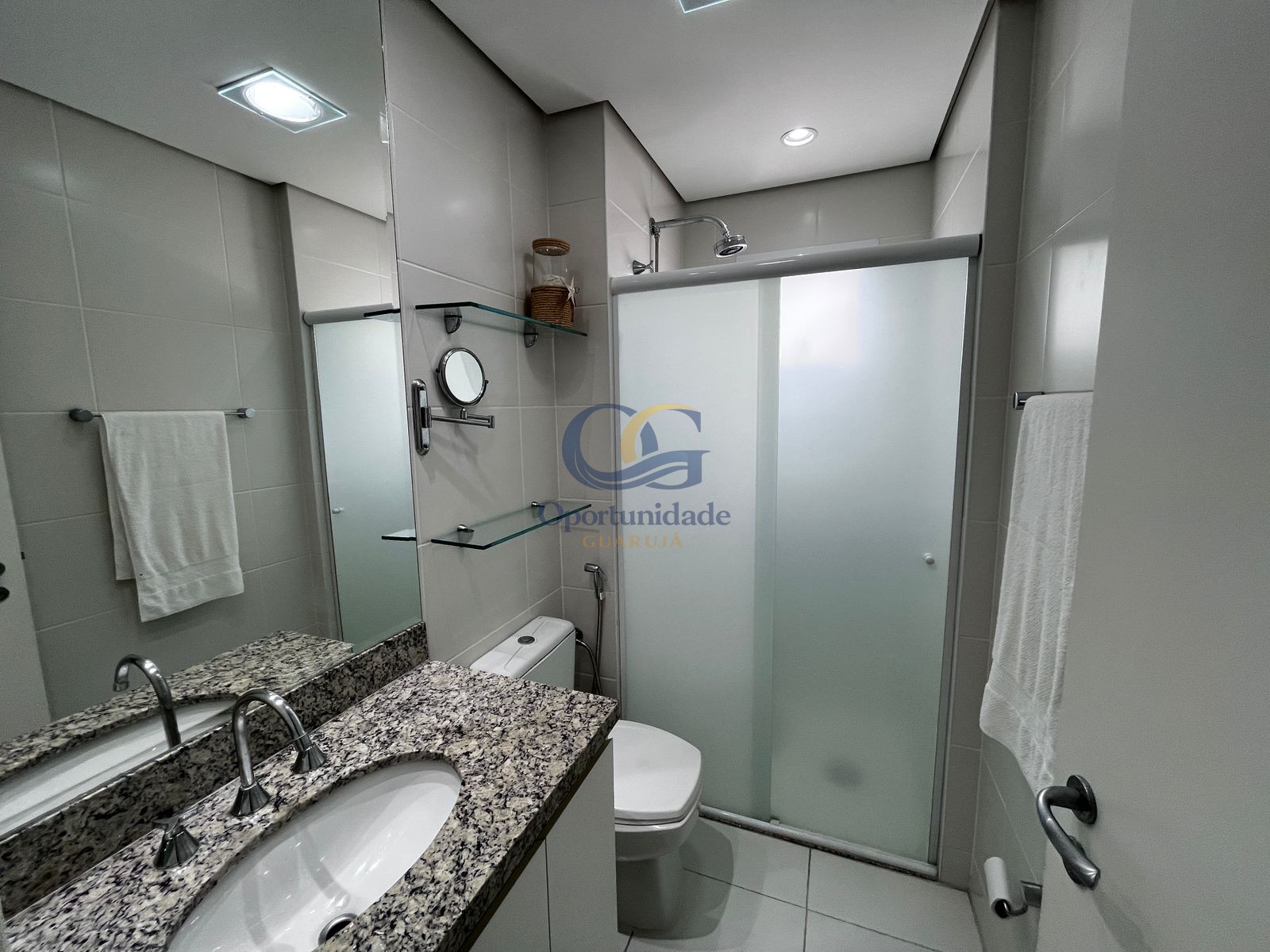 Apartamento Frente ao Mar, Praia da Enseada - GUARUJÁ - SP
