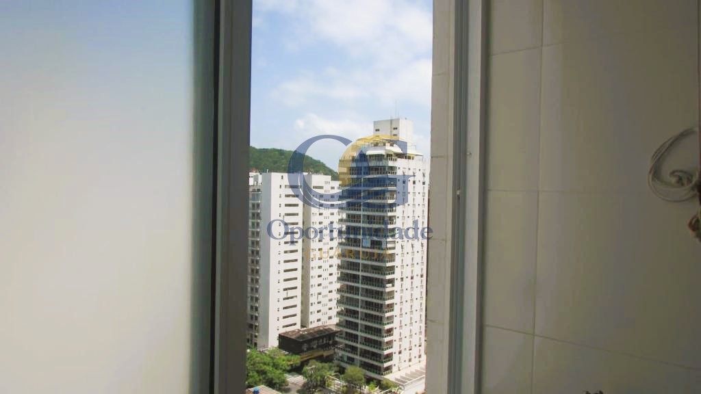 Apartamento na Praia das Pitangueiras, Guarujá - SP