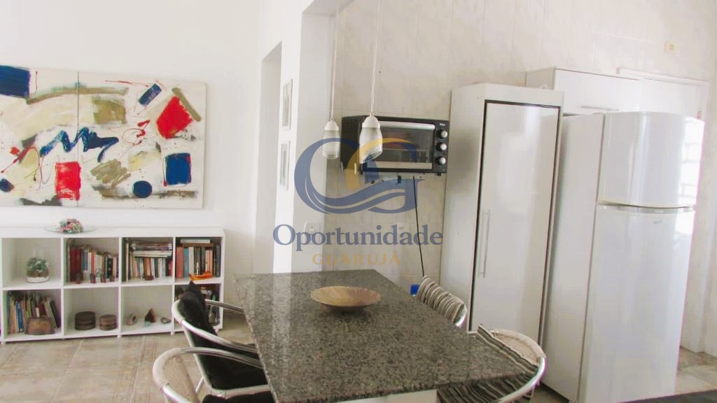 Apartamento na Praia das Pitangueiras, Guarujá - SP