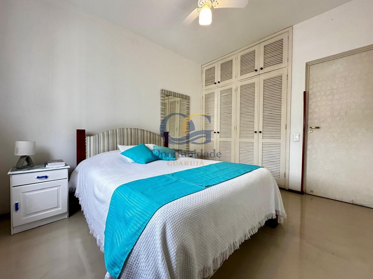 Apartamento na Praia das Pitangueiras, Guarujá - SP