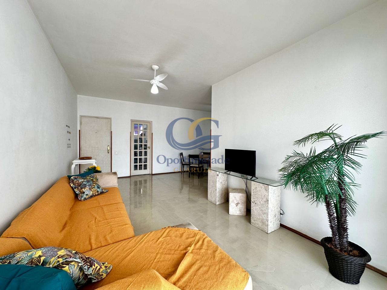 Apartamento na Praia das Pitangueiras, Guarujá - SP