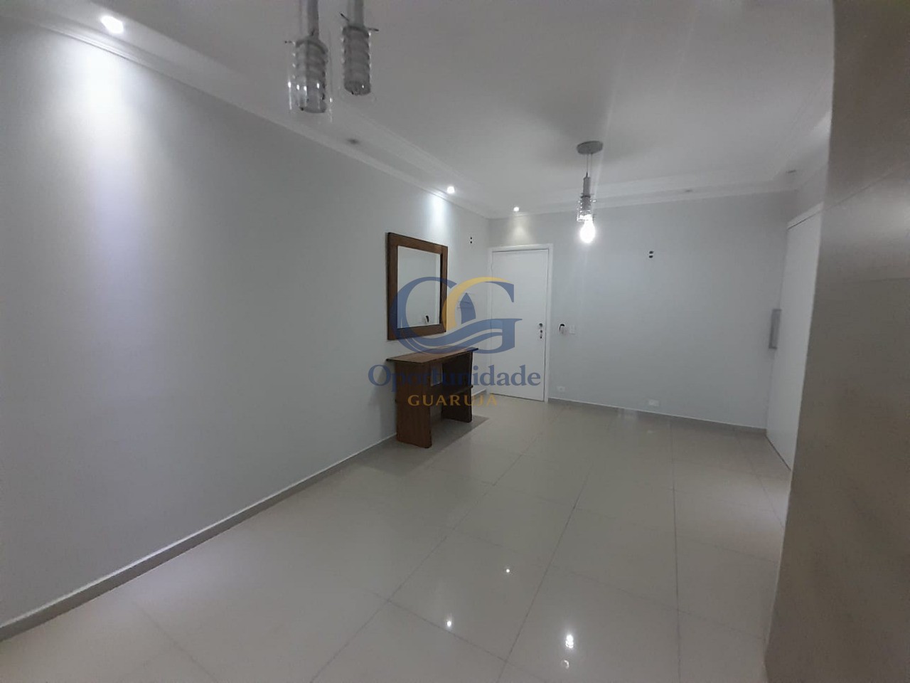 Apartamento na Praia da Enseada, Guarujá - SP