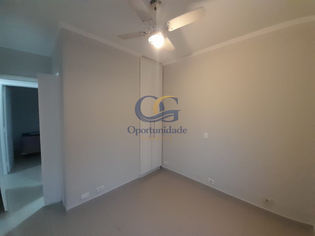 Apartamento na Praia da Enseada, Guarujá - SP